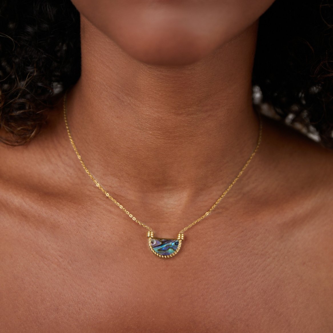 Collar de Conchas Turquesa de Amalfi